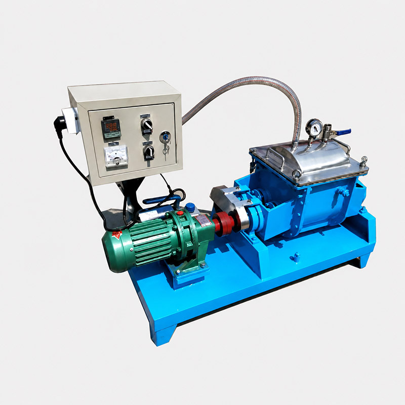 Vacuum kneading machine product image for paste mixing and degassing
