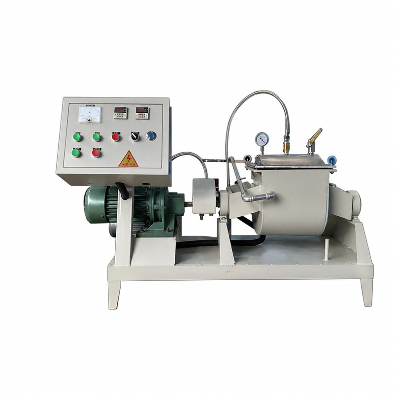 Vacuum kneading machine