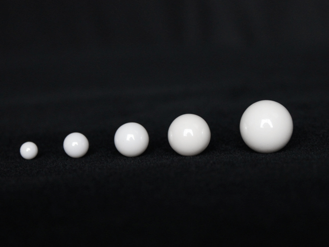 Zirconia grinding ball